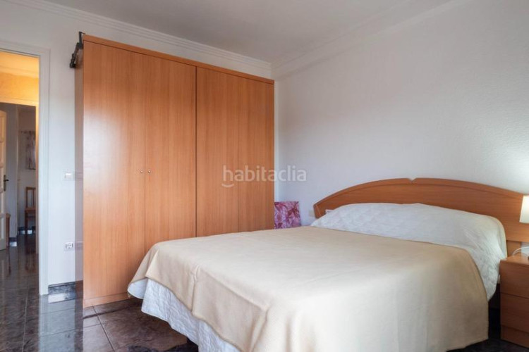 Piso apartamento con terraza vistas al mar y montaña en Escala (L´)