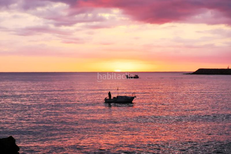 Casa en carrer muga 73 con piscina privada y vistas al mar panorámicas en Escala (L´)