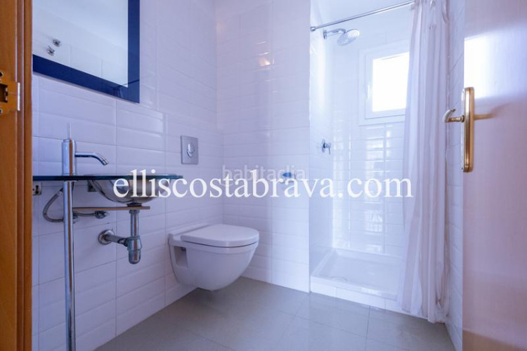 Casa fantástica propiedad con piscina privada y vistas al mar. en Escala (L´)