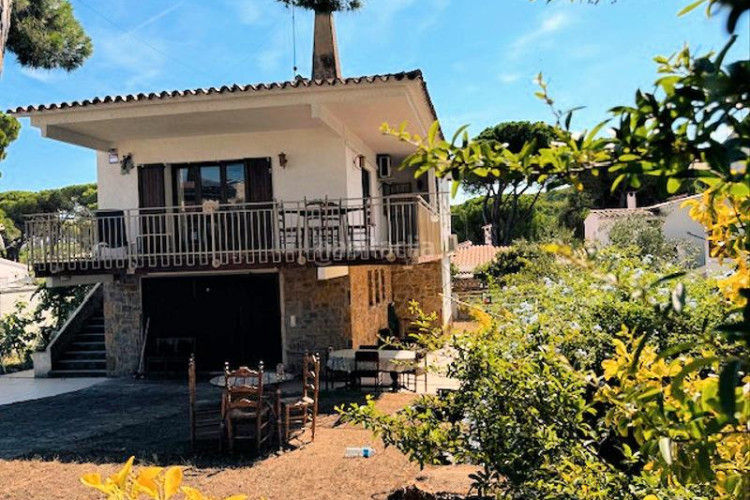 Casa villa de 216m² con 5 dormitorios, 2 baños y piscina privada posible en Escala (L´)