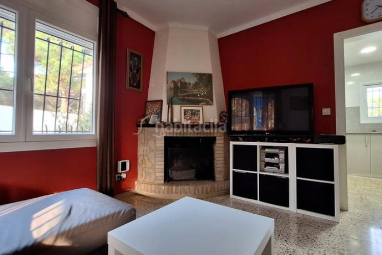 Chalet acogedor chalet esquinero con jardín y parking con posibilidad de piscina privada lescala costa brava en Escala (L´)