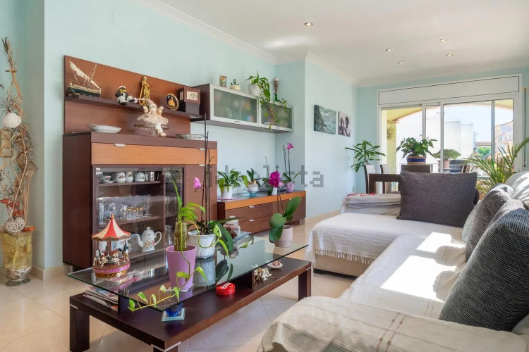 Chalet pareado en calle Tossa