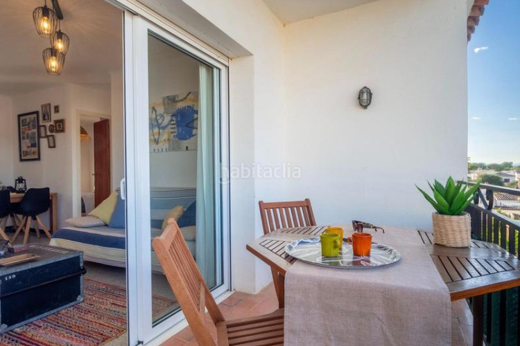 Apartamento piso en muy buen estado con vistas despejadas en Escala (L´)