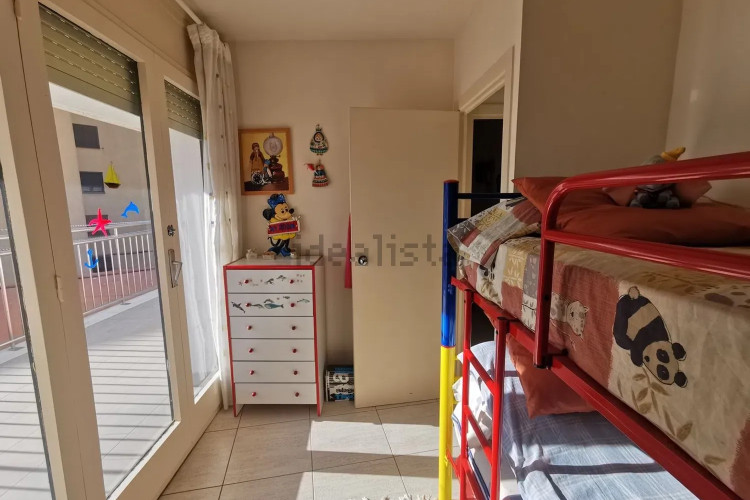 APARTAMENTO PRIMERA LINIA DE MAR CON AMPLIAS TERRAZAS Y PISCINA COMUNITARIA EN EL PUEBLO DE L'ESCALA