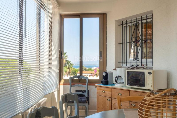 Casa  espaciosa con vistas al mar y piscina privada zona puig sec en Escala (L´)