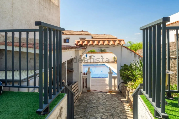 Casa independiente en Barrio Port - Les Planasses