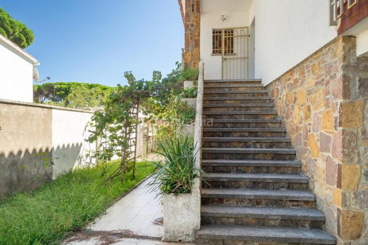 Casa  individual con jardín privado zona puig sec en Escala (L´)